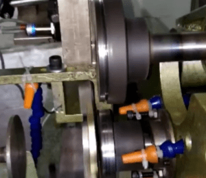 Round lid curling machine